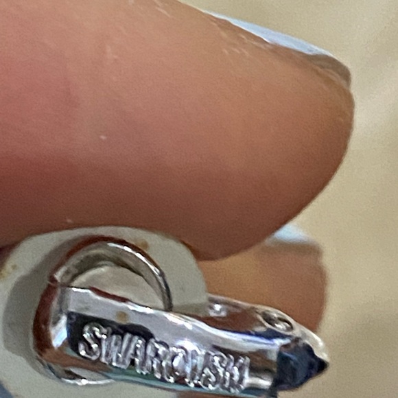 Swarovski earrings (box/case not include) - Picture 2 of 2